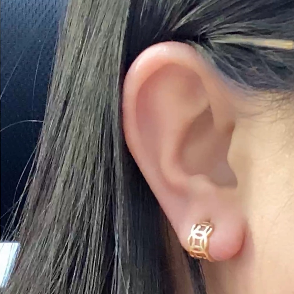 18k Pure Gold Elegant Money catcher Gold Earrings
Not gold plated